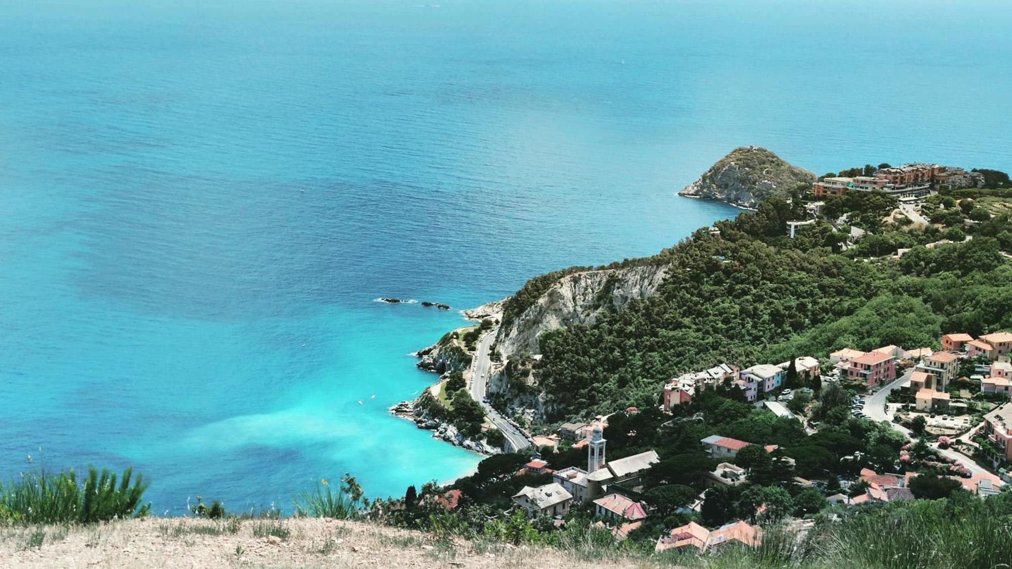 Villa Gio - Terrazza Nel Blu Bergeggi Buitenkant foto