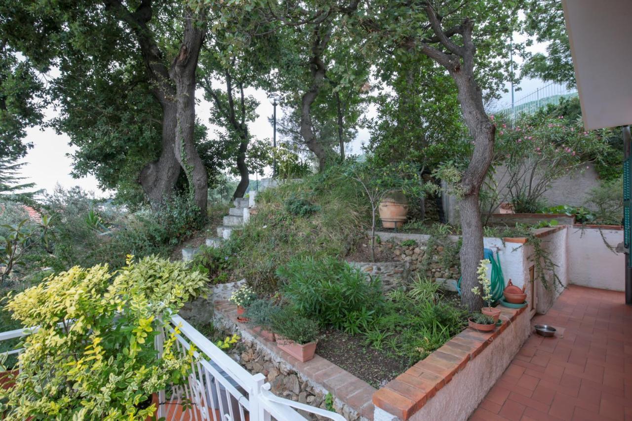 Villa Gio - Terrazza Nel Blu Bergeggi Buitenkant foto